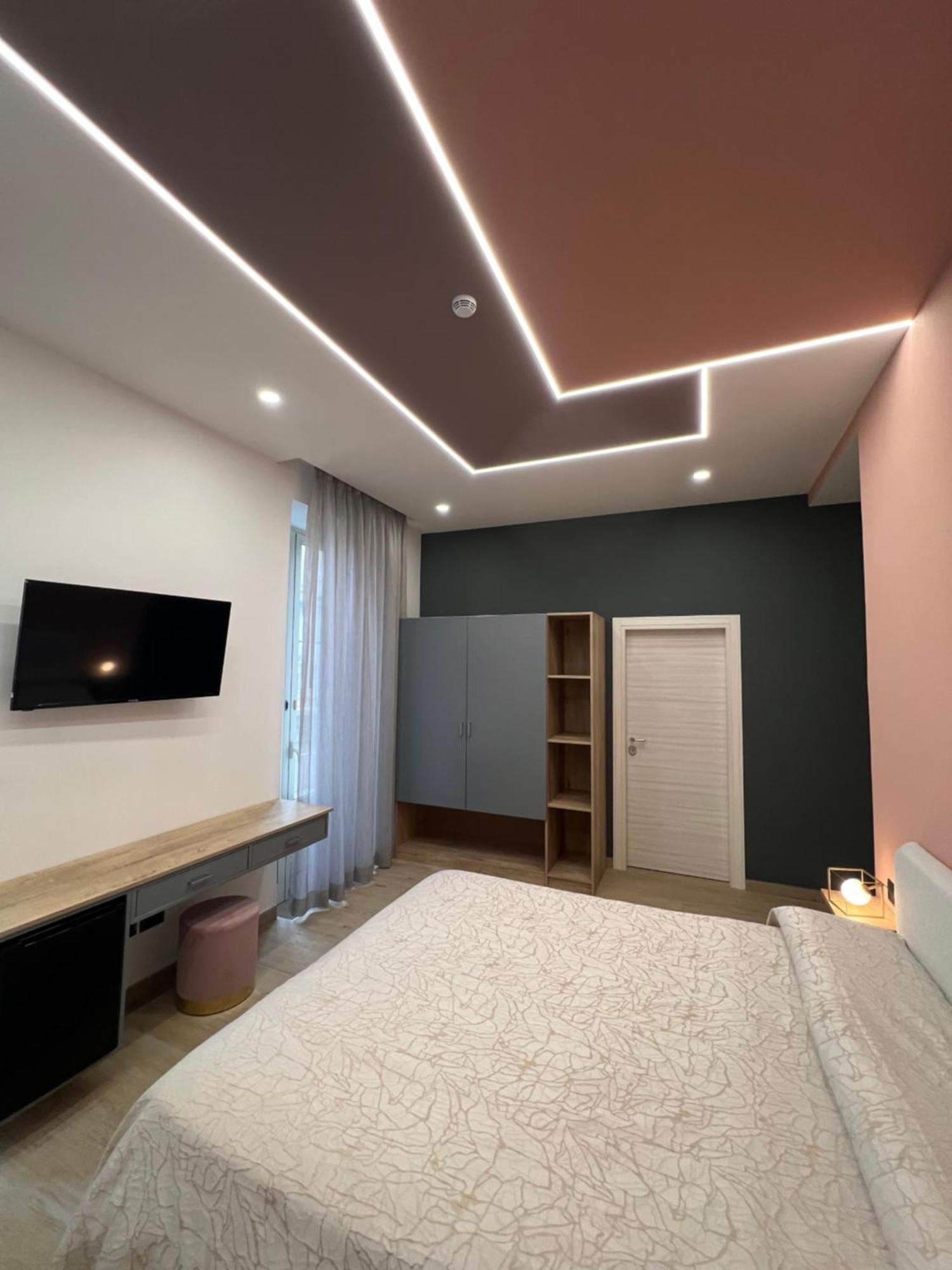Relais Piazza Del Plebiscito B&B Неаполь Экстерьер фото