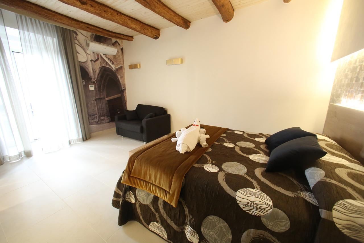 Relais Piazza Del Plebiscito B&B Неаполь Экстерьер фото