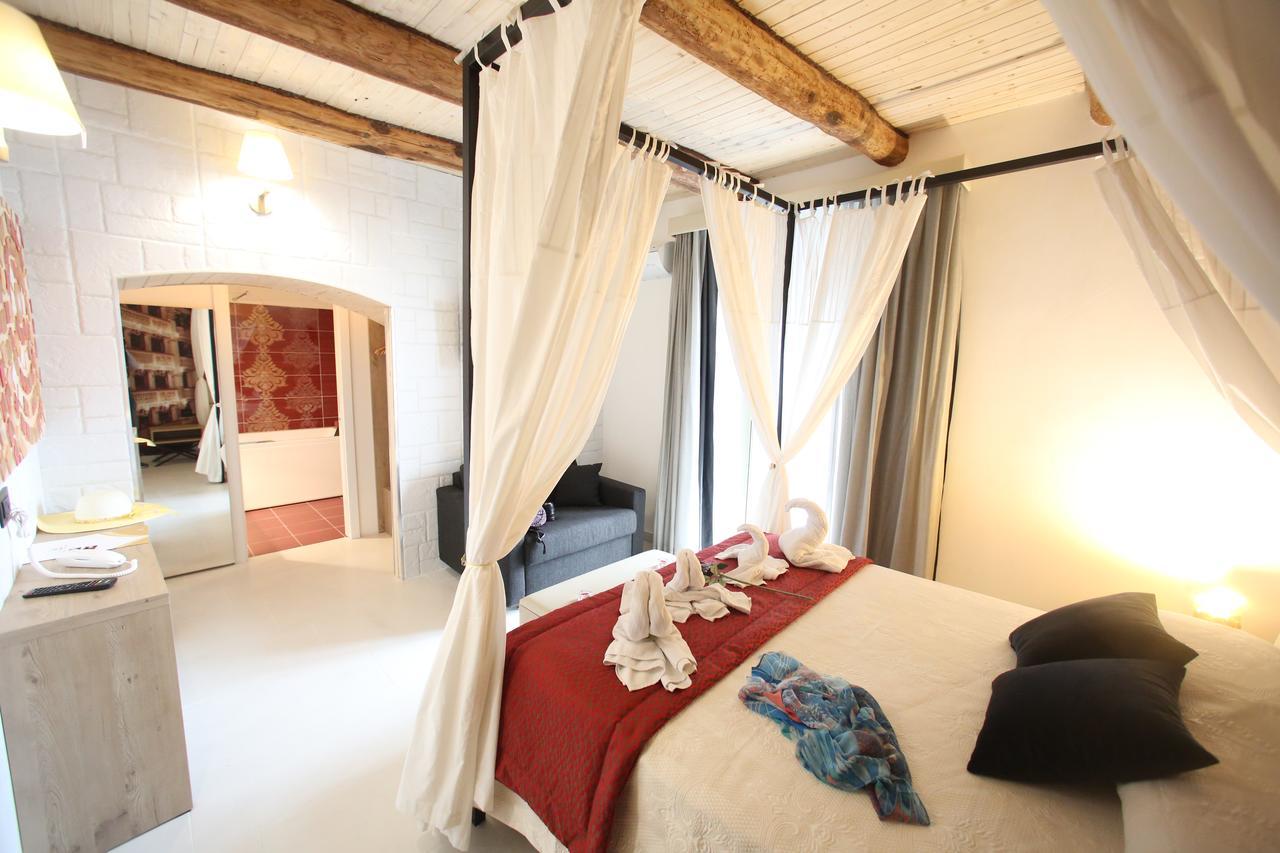 Relais Piazza Del Plebiscito B&B Неаполь Экстерьер фото